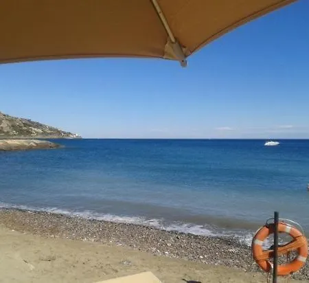 Bella Casa Con Vista Mare A Santo Stefano Imperia Ferienhaus